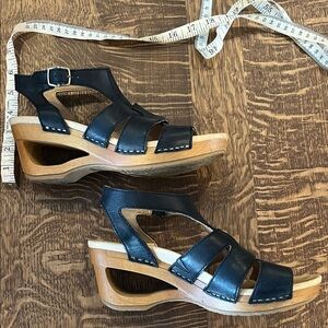 Dansko Black Strappy Sandals Size 39